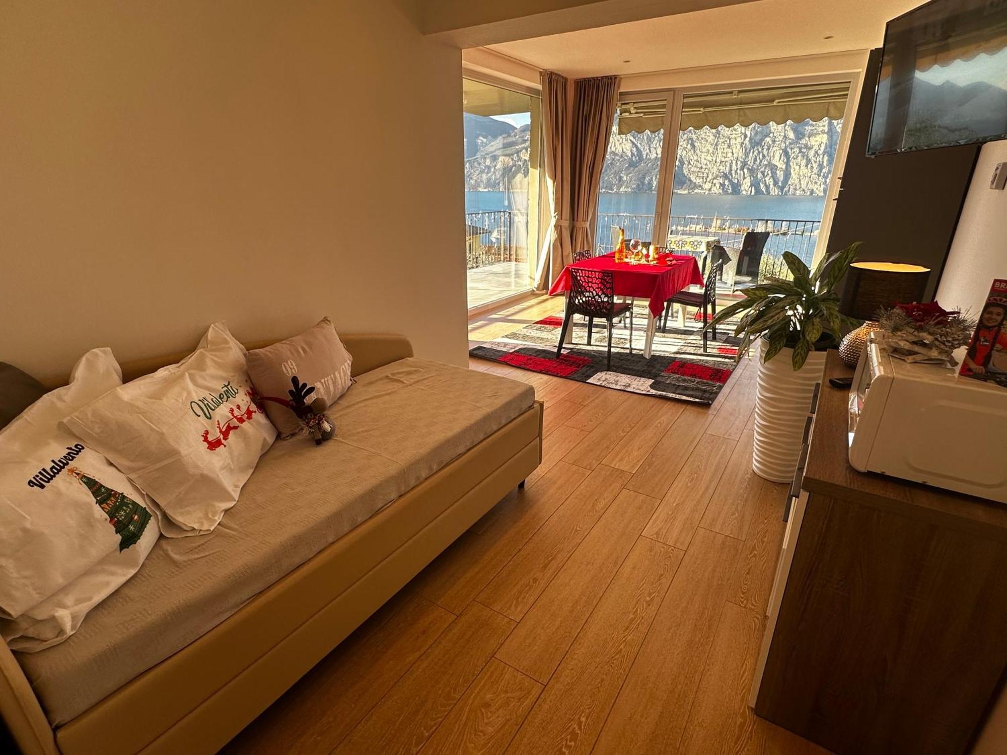 Villalvento Brenzone sul Garda Exteriör bild