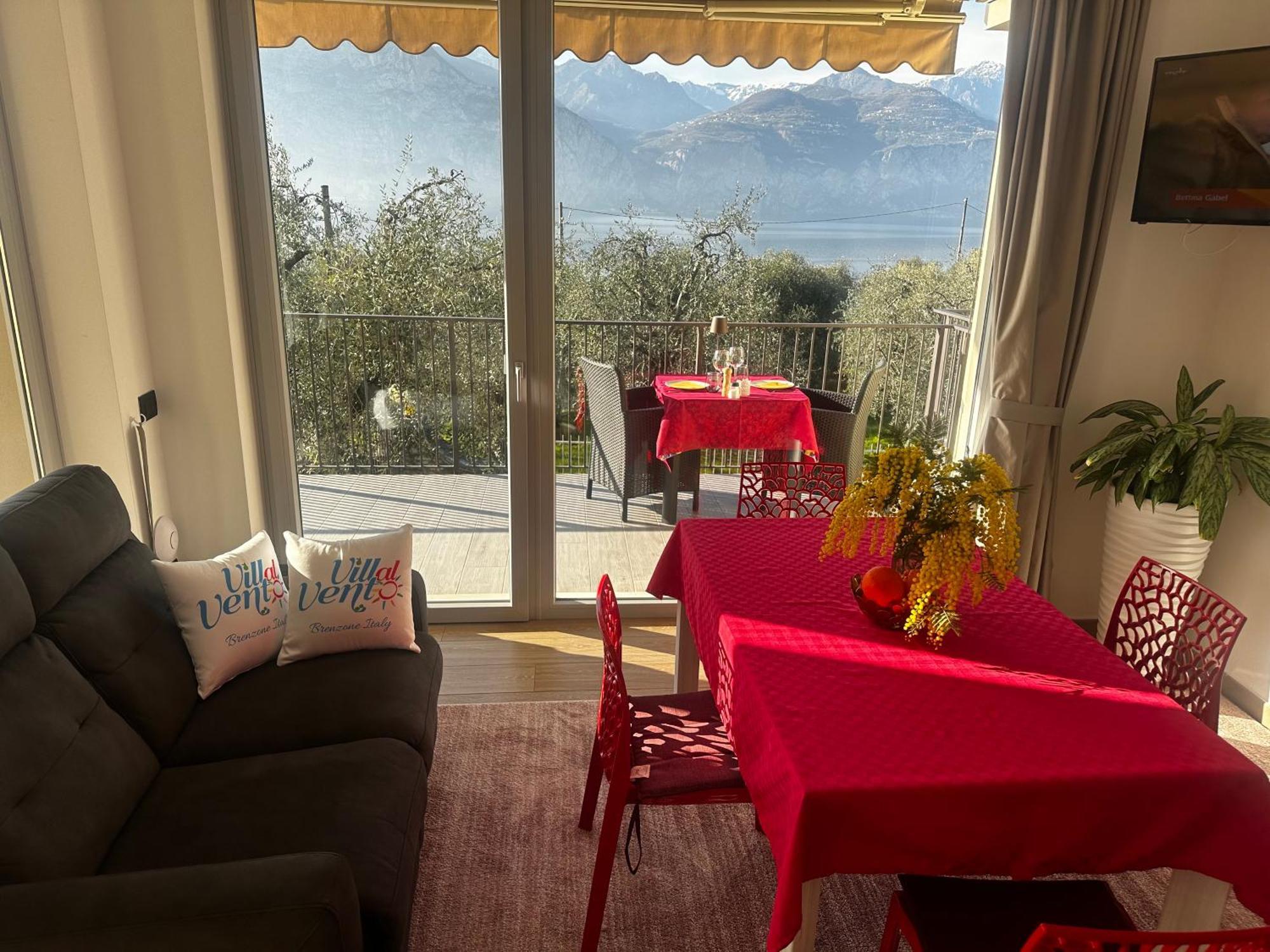 Villalvento Brenzone sul Garda Exteriör bild